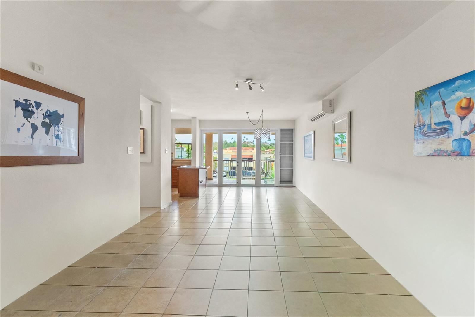 HARBOUR LAKES - Residential