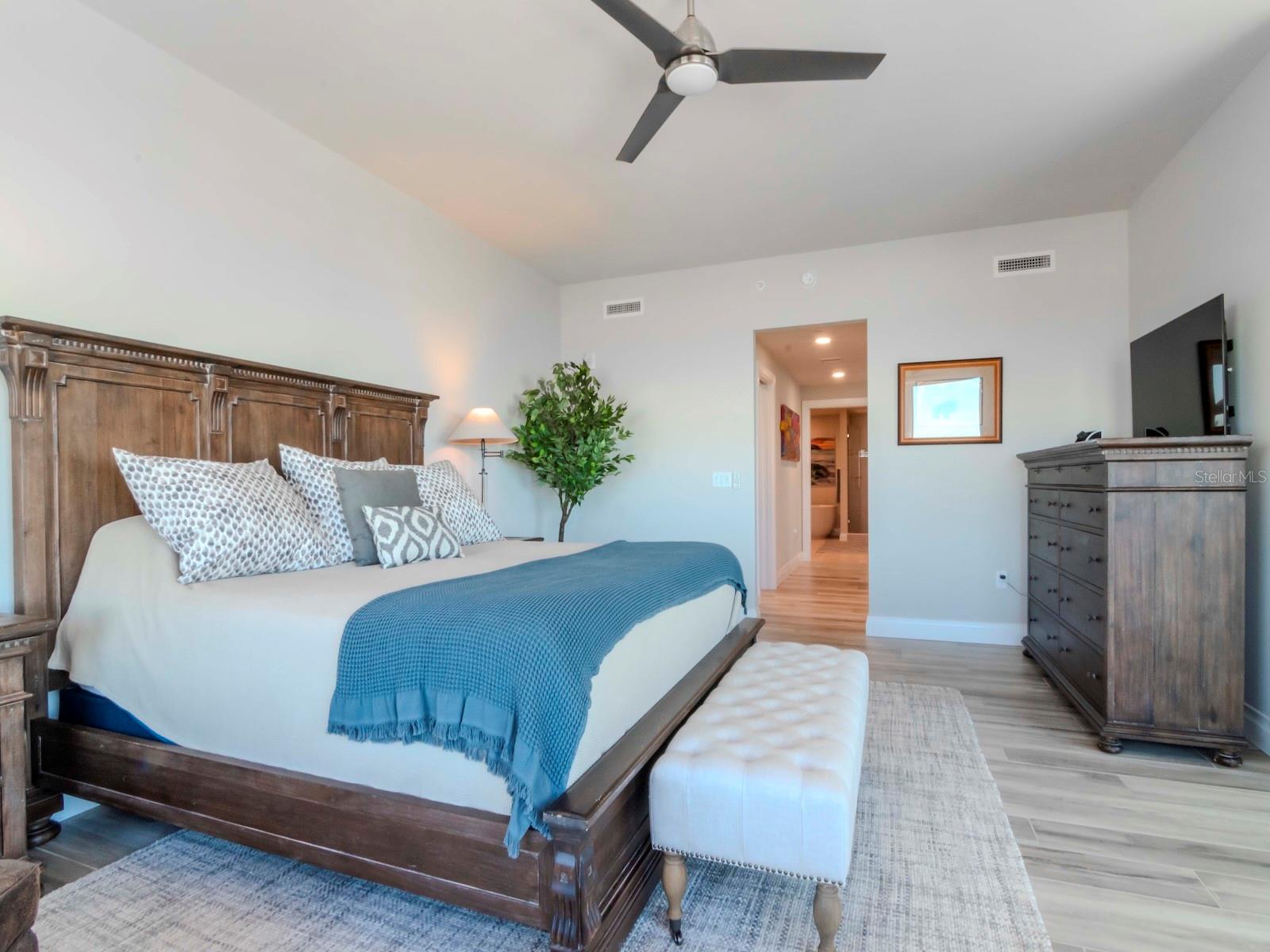 SUNSET POINTE AT COLLANY KEY II CONDO - Residential