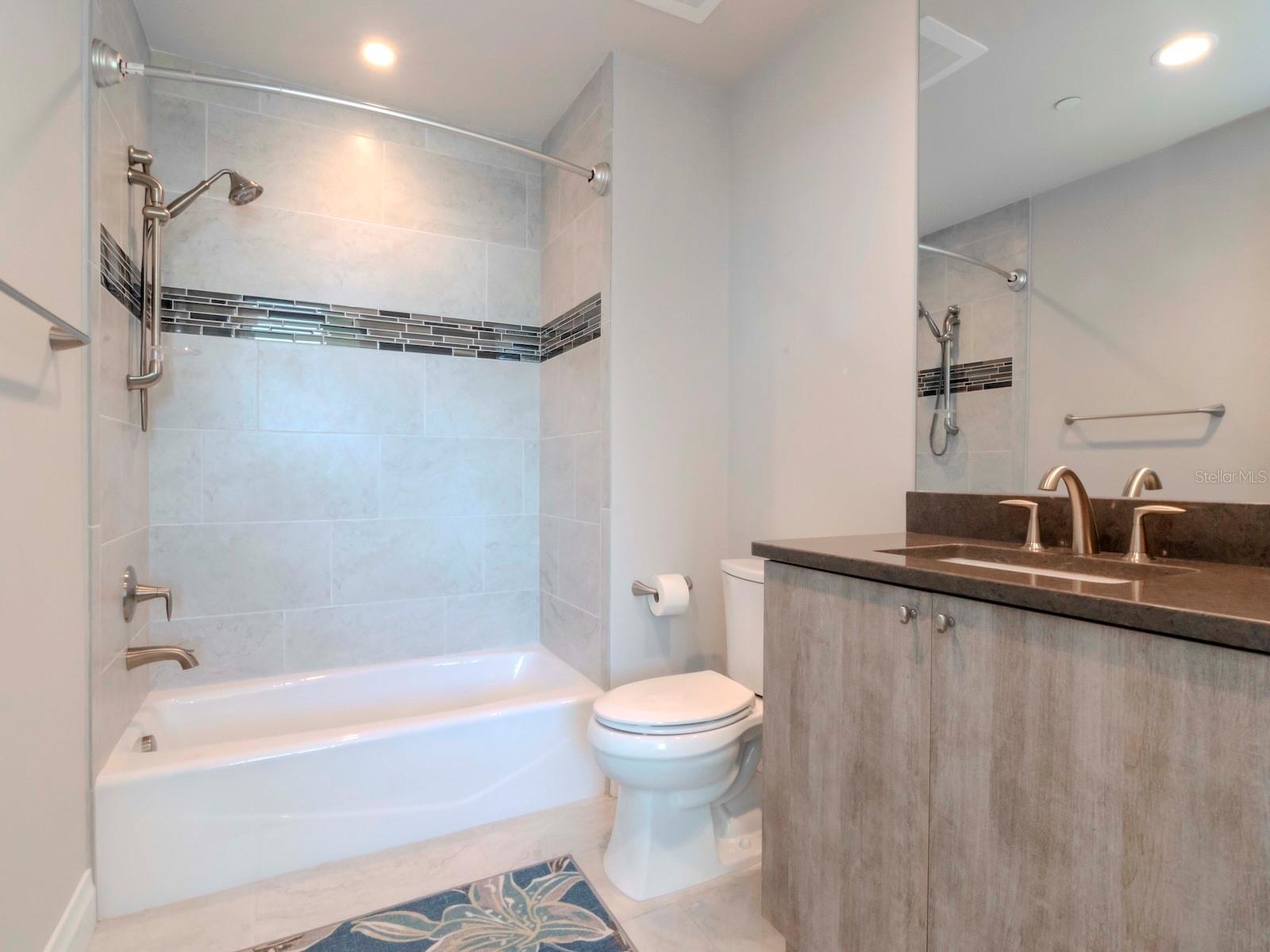 SUNSET POINTE AT COLLANY KEY II CONDO - Residential