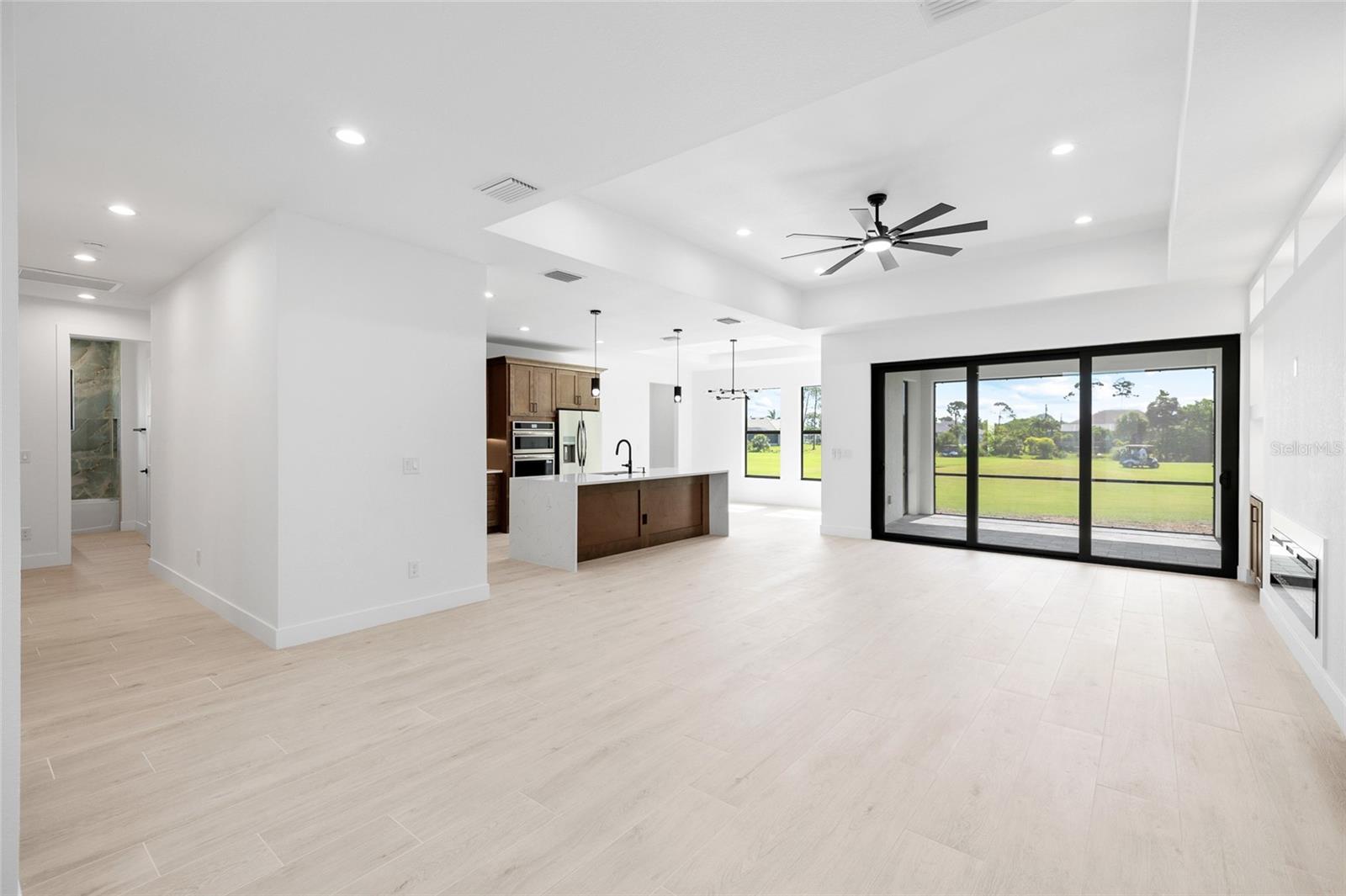 ROTONDA WEST PINE VALLEY - Residential