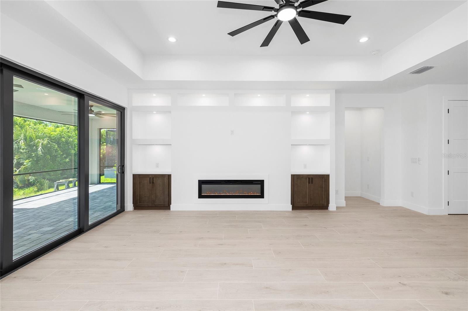 ROTONDA WEST PINE VALLEY - Residential