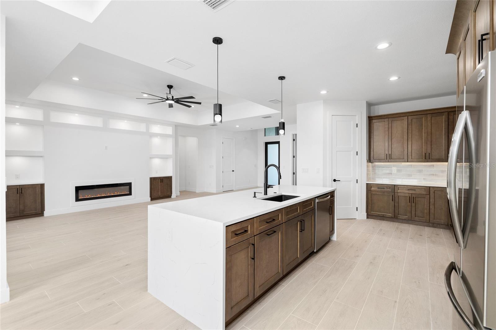 ROTONDA WEST PINE VALLEY - Residential