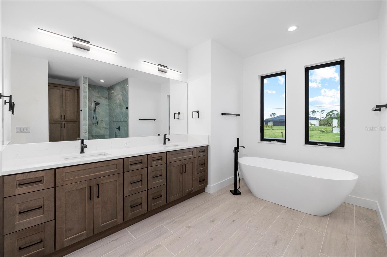 ROTONDA WEST PINE VALLEY - Residential