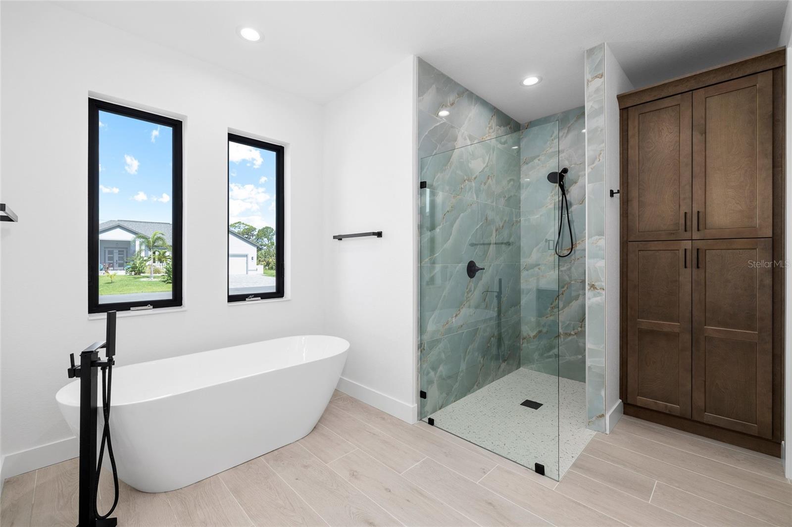 ROTONDA WEST PINE VALLEY - Residential