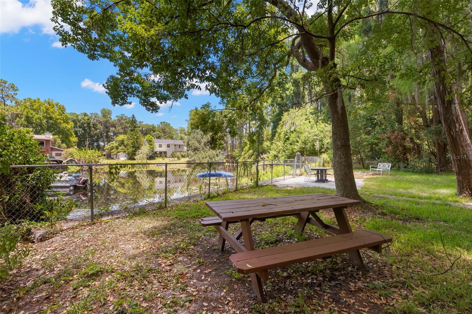 MOON LAKE ESTATES - Residential