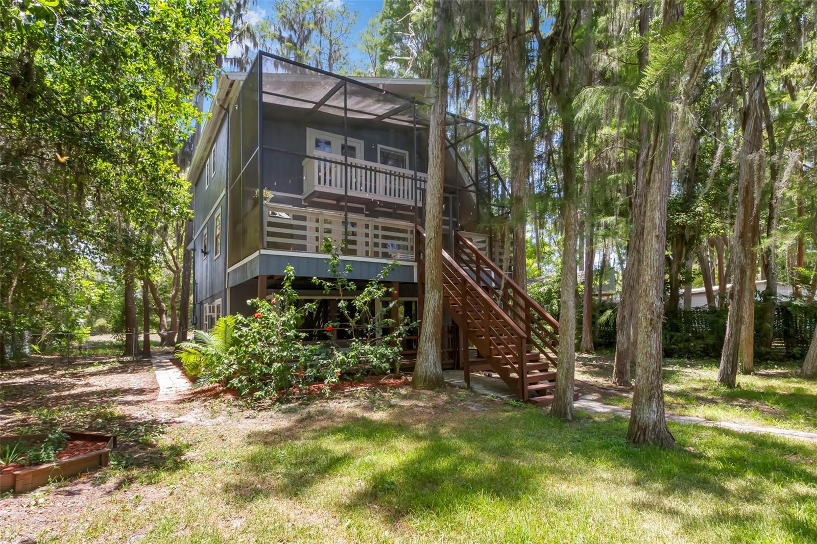 MOON LAKE ESTATES - Residential