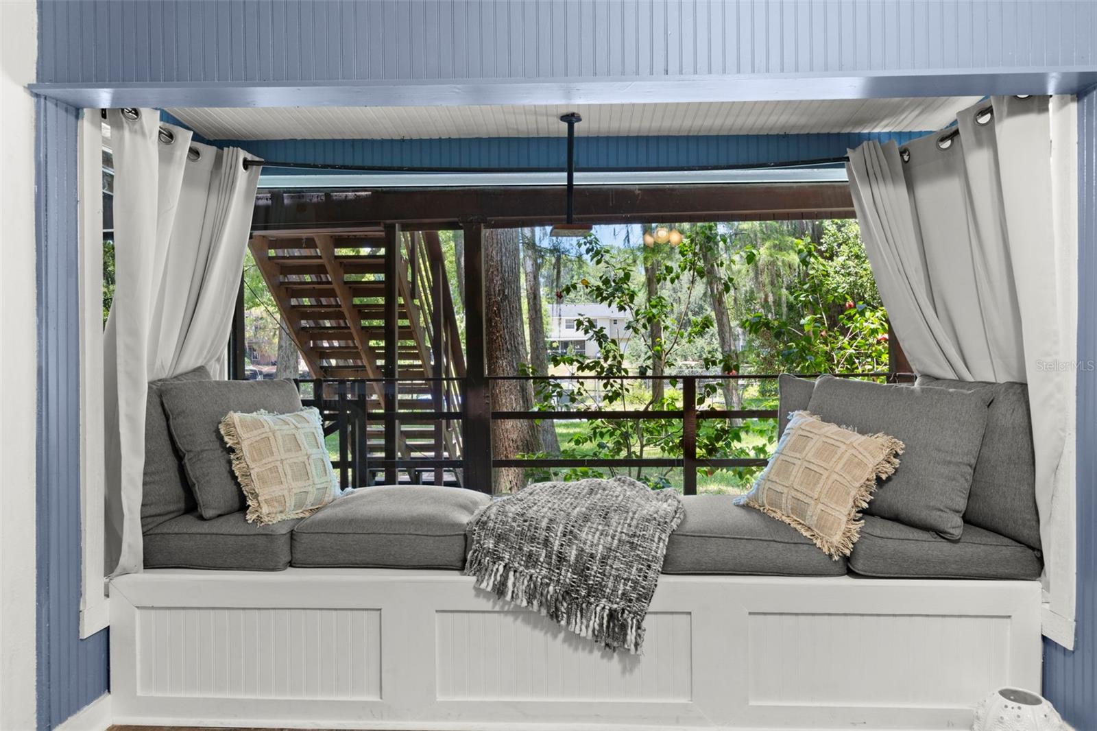 MOON LAKE ESTATES - Residential
