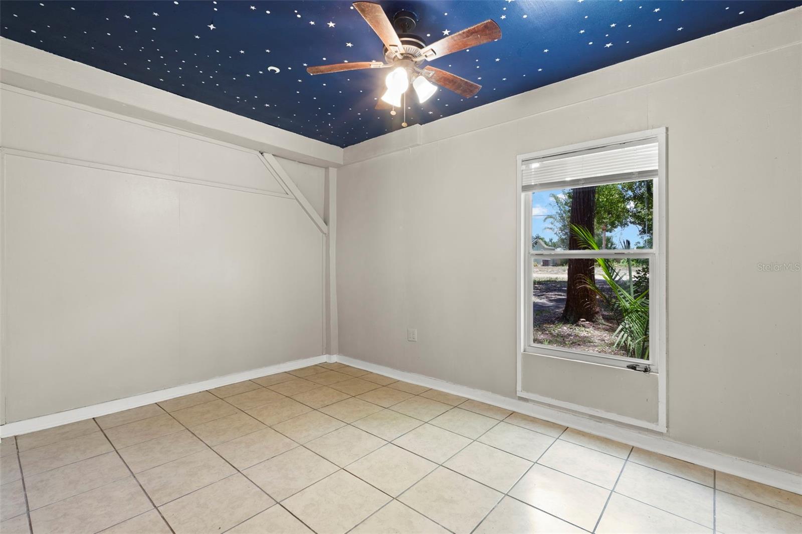 MOON LAKE ESTATES - Residential