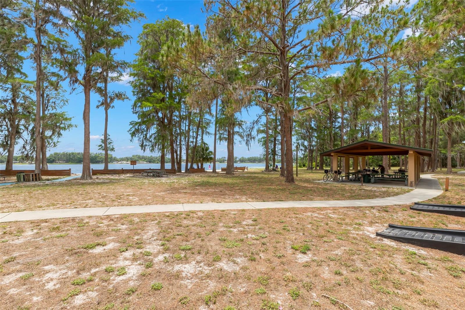 MOON LAKE ESTATES - Residential