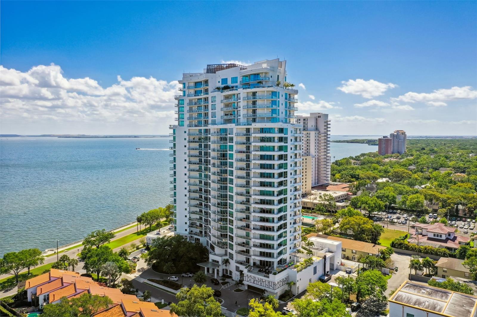 VIRAGE BAYSHORE - Residential