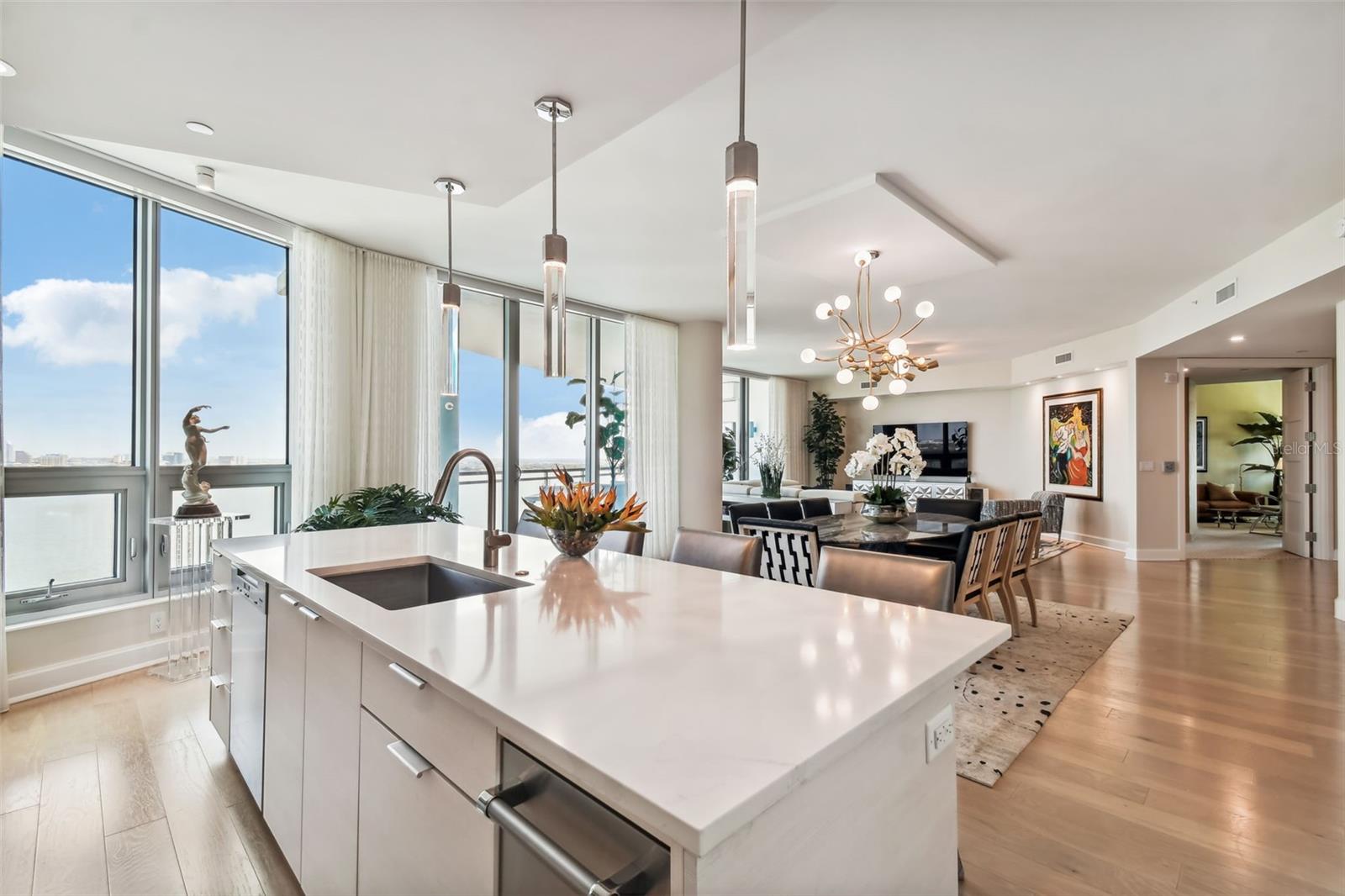 VIRAGE BAYSHORE - Residential