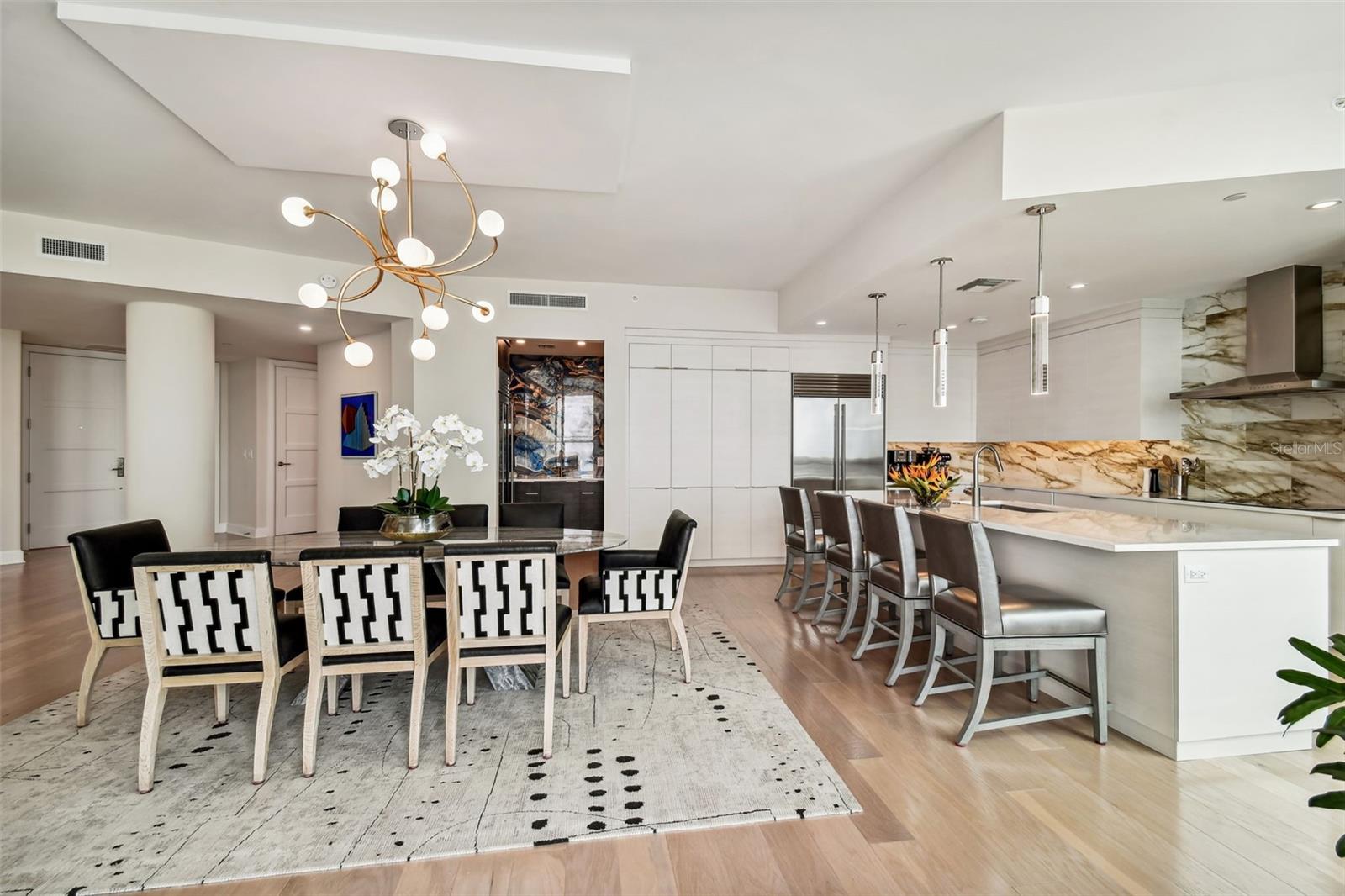 VIRAGE BAYSHORE - Residential