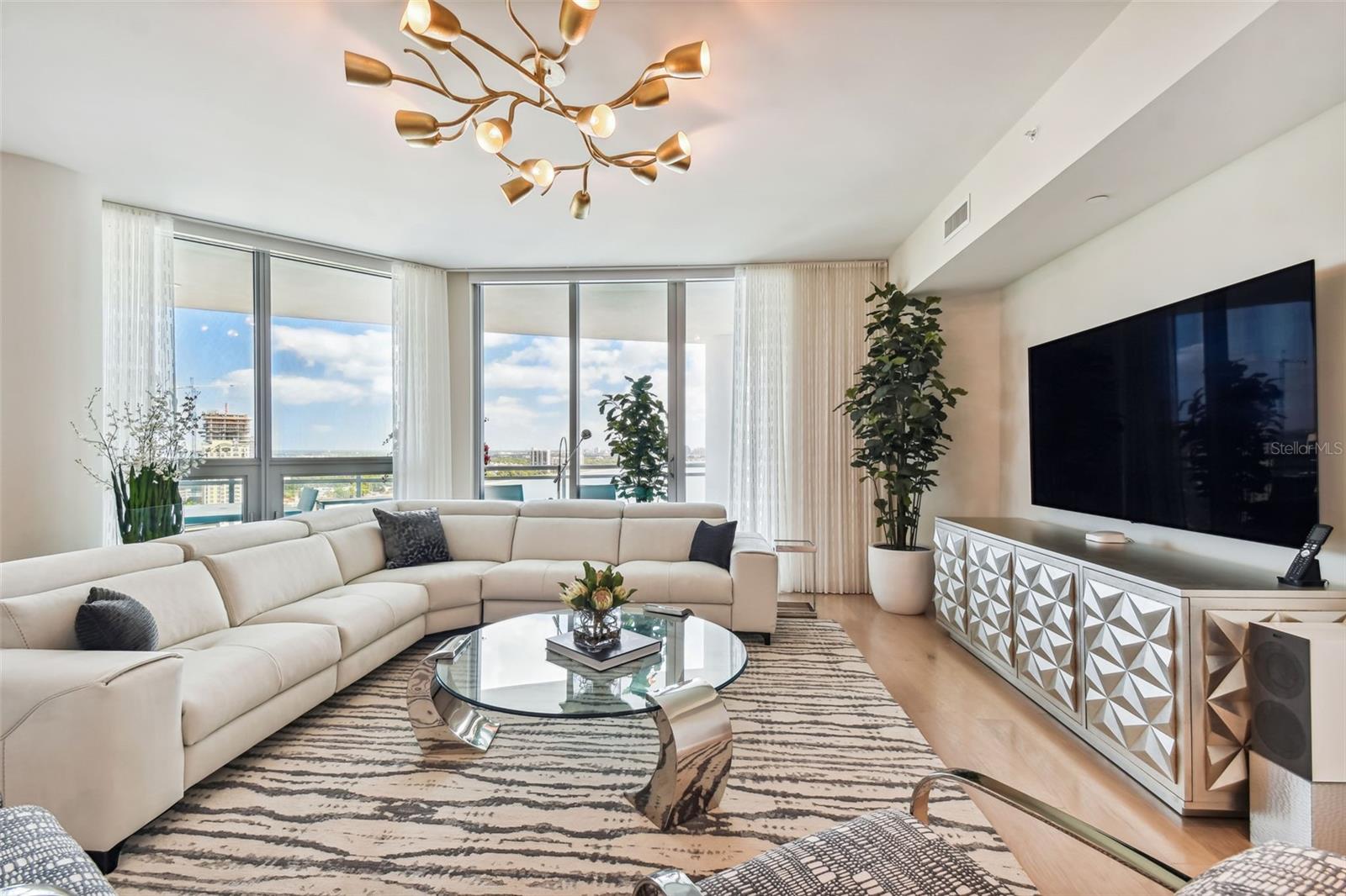 VIRAGE BAYSHORE - Residential