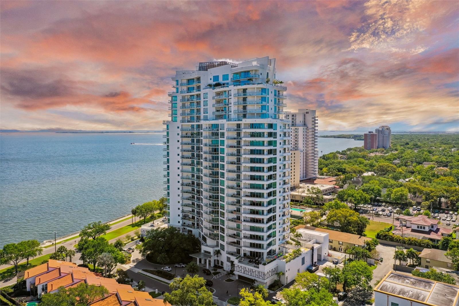 VIRAGE BAYSHORE - Residential