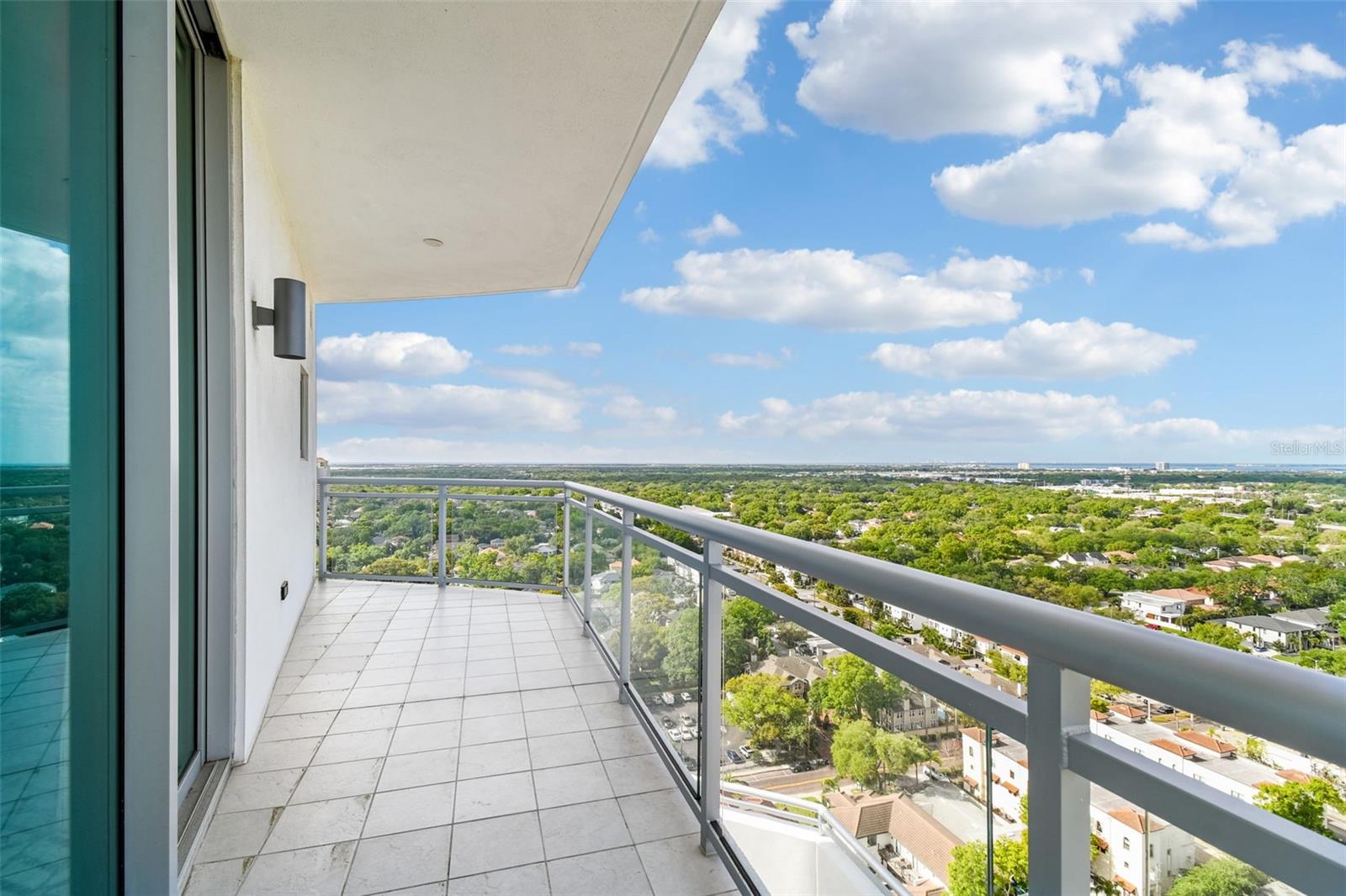VIRAGE BAYSHORE - Residential
