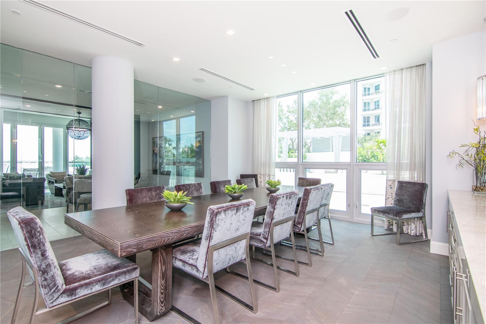VIRAGE BAYSHORE - Residential