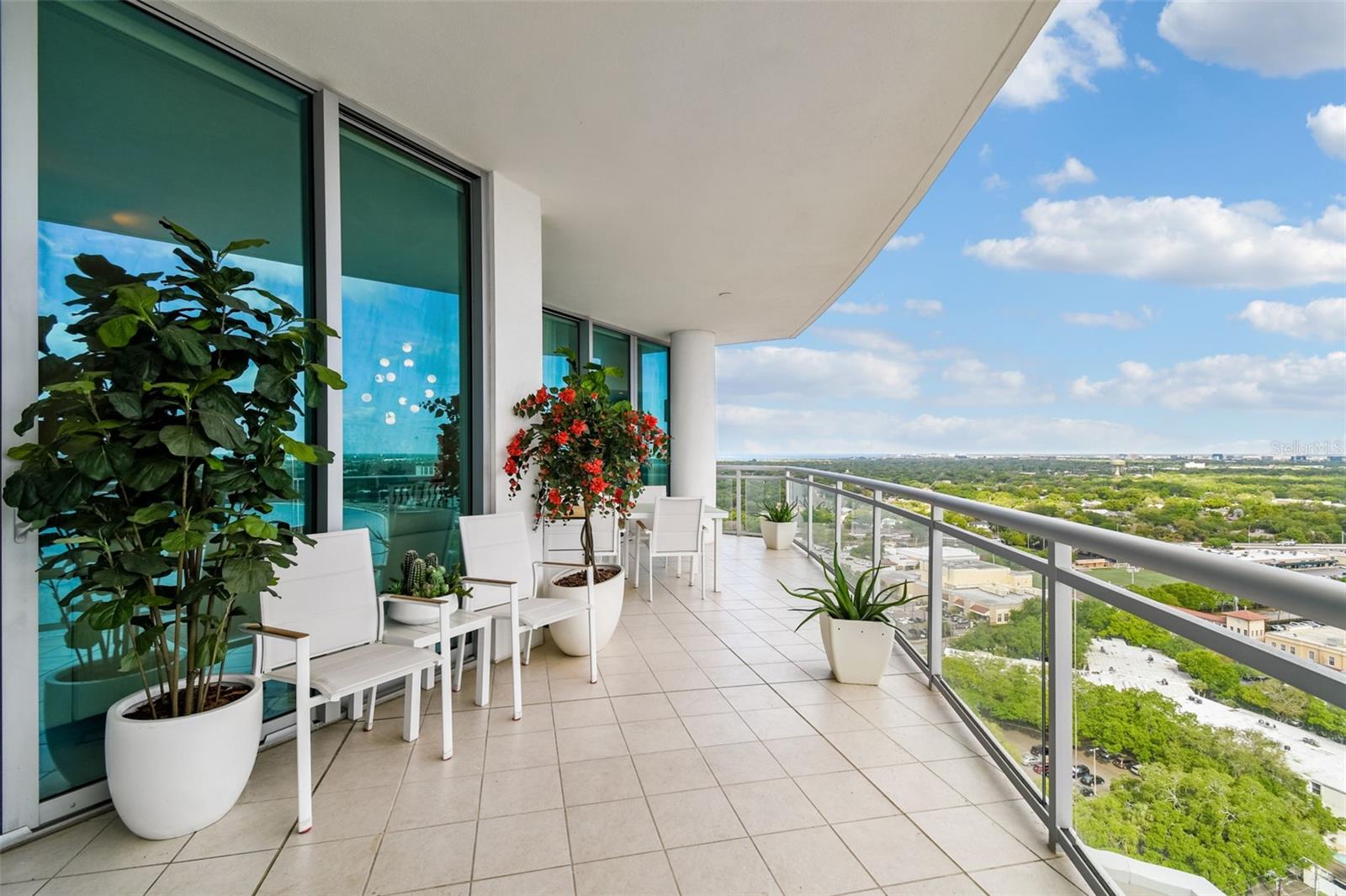 VIRAGE BAYSHORE - Residential