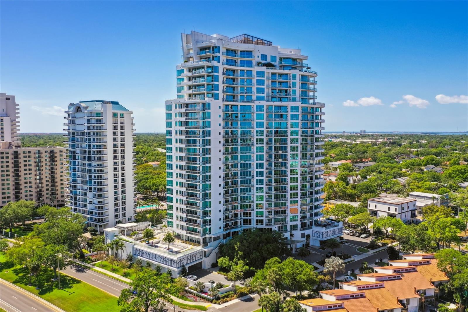 VIRAGE BAYSHORE - Residential