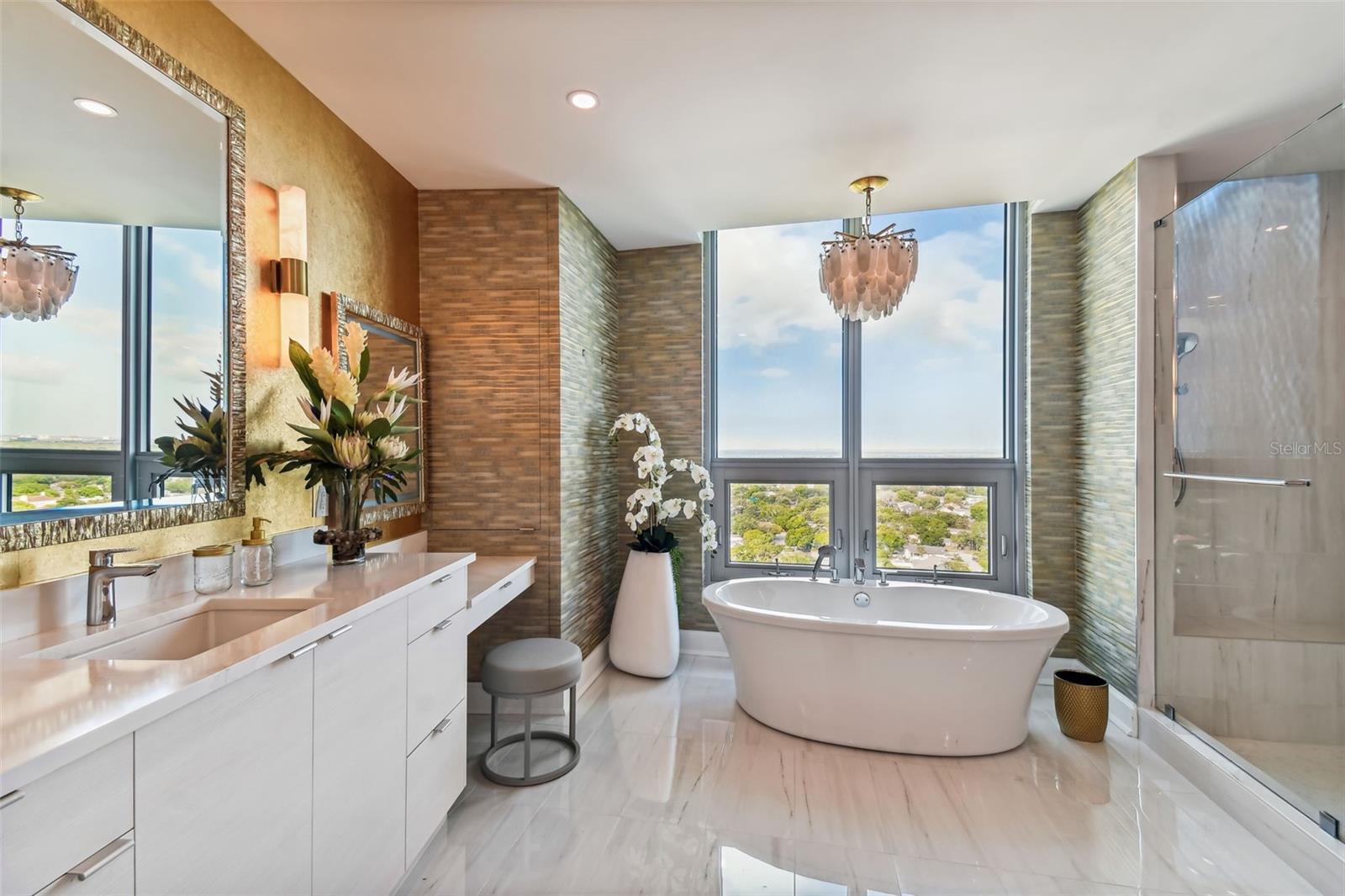 VIRAGE BAYSHORE - Residential