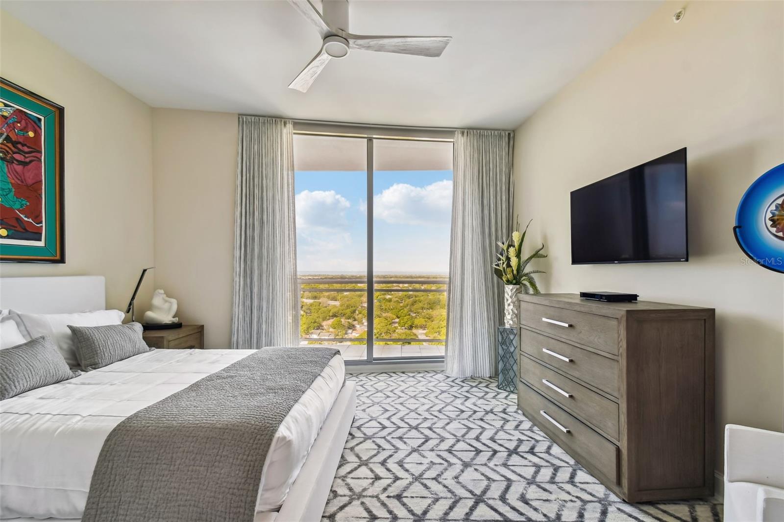 VIRAGE BAYSHORE - Residential