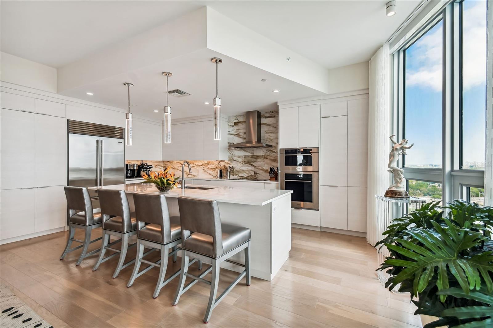 VIRAGE BAYSHORE - Residential
