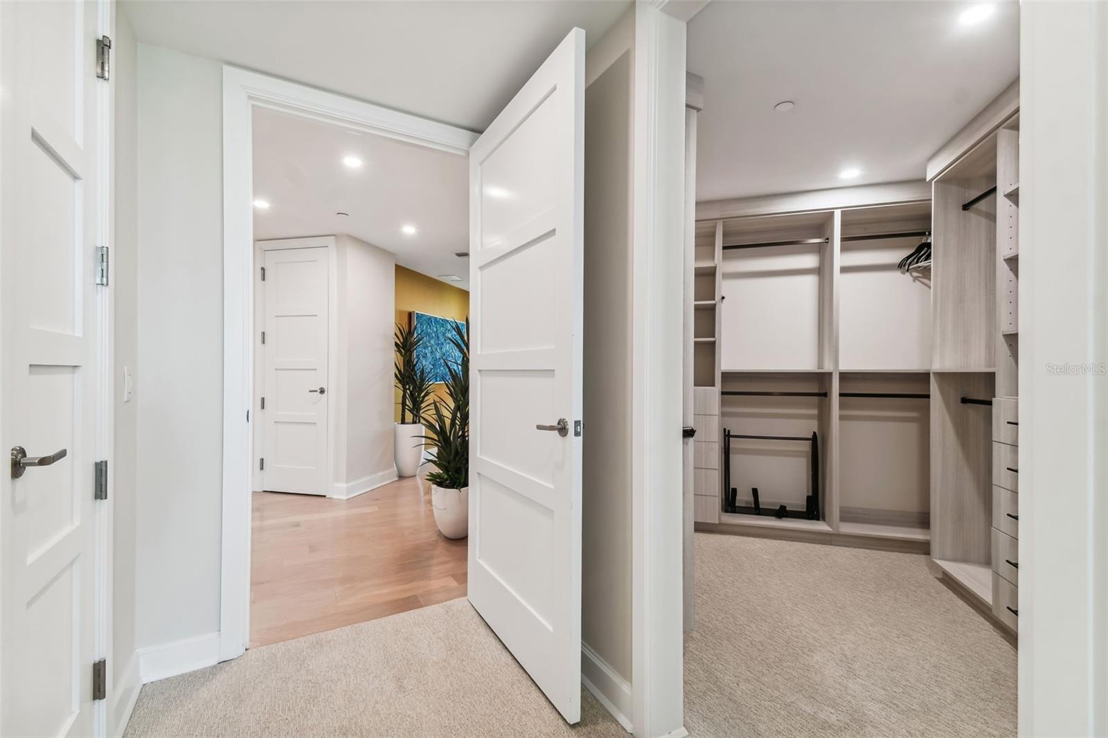 VIRAGE BAYSHORE - Residential