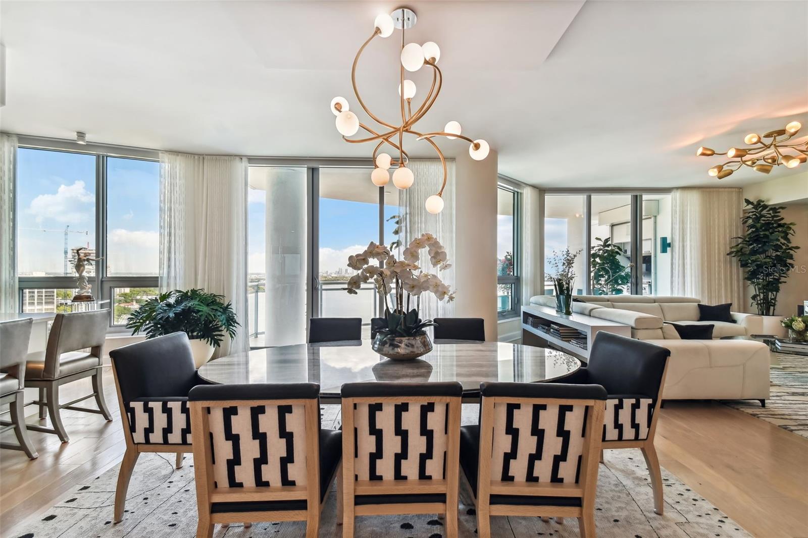 VIRAGE BAYSHORE - Residential