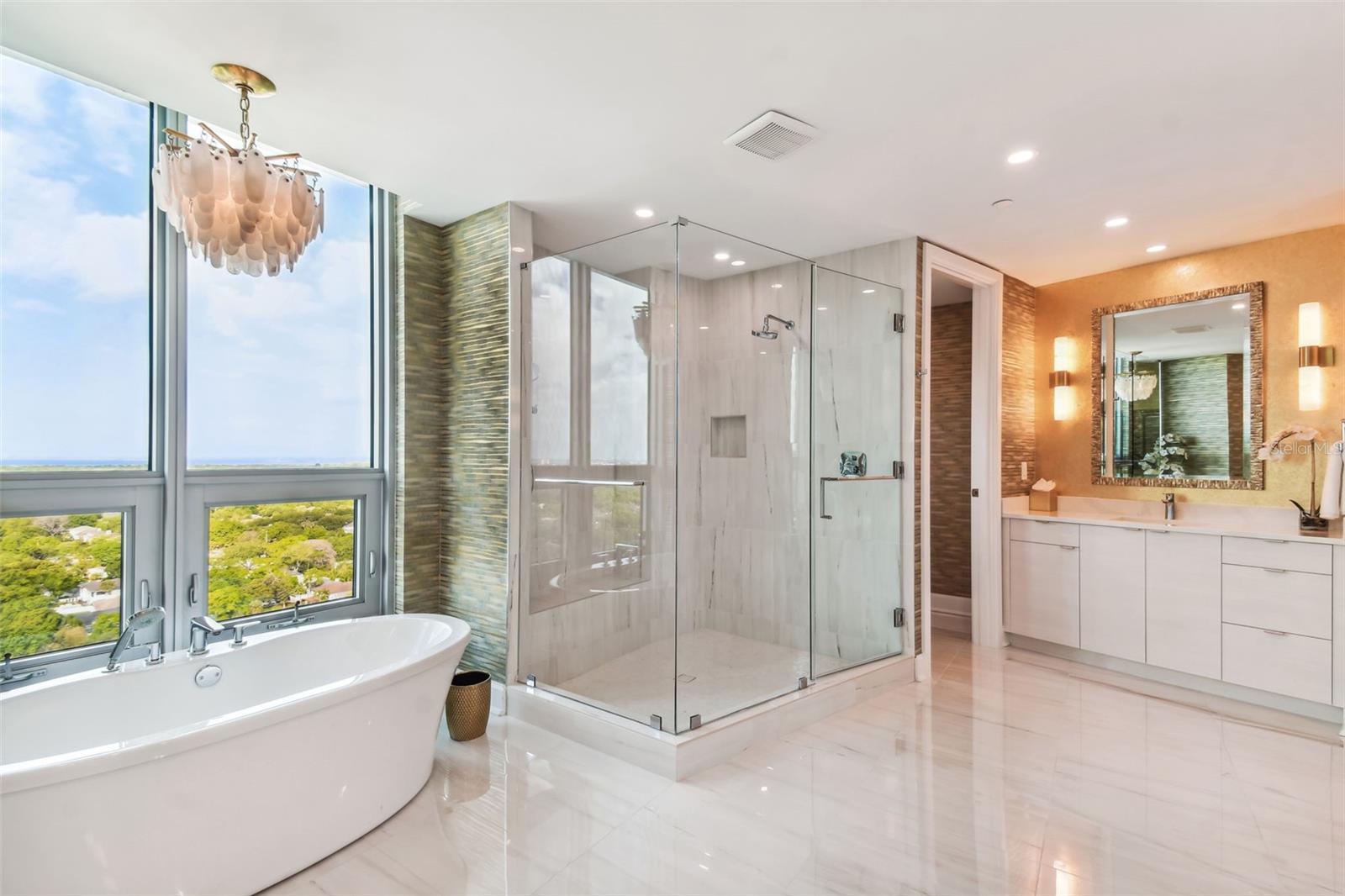 VIRAGE BAYSHORE - Residential