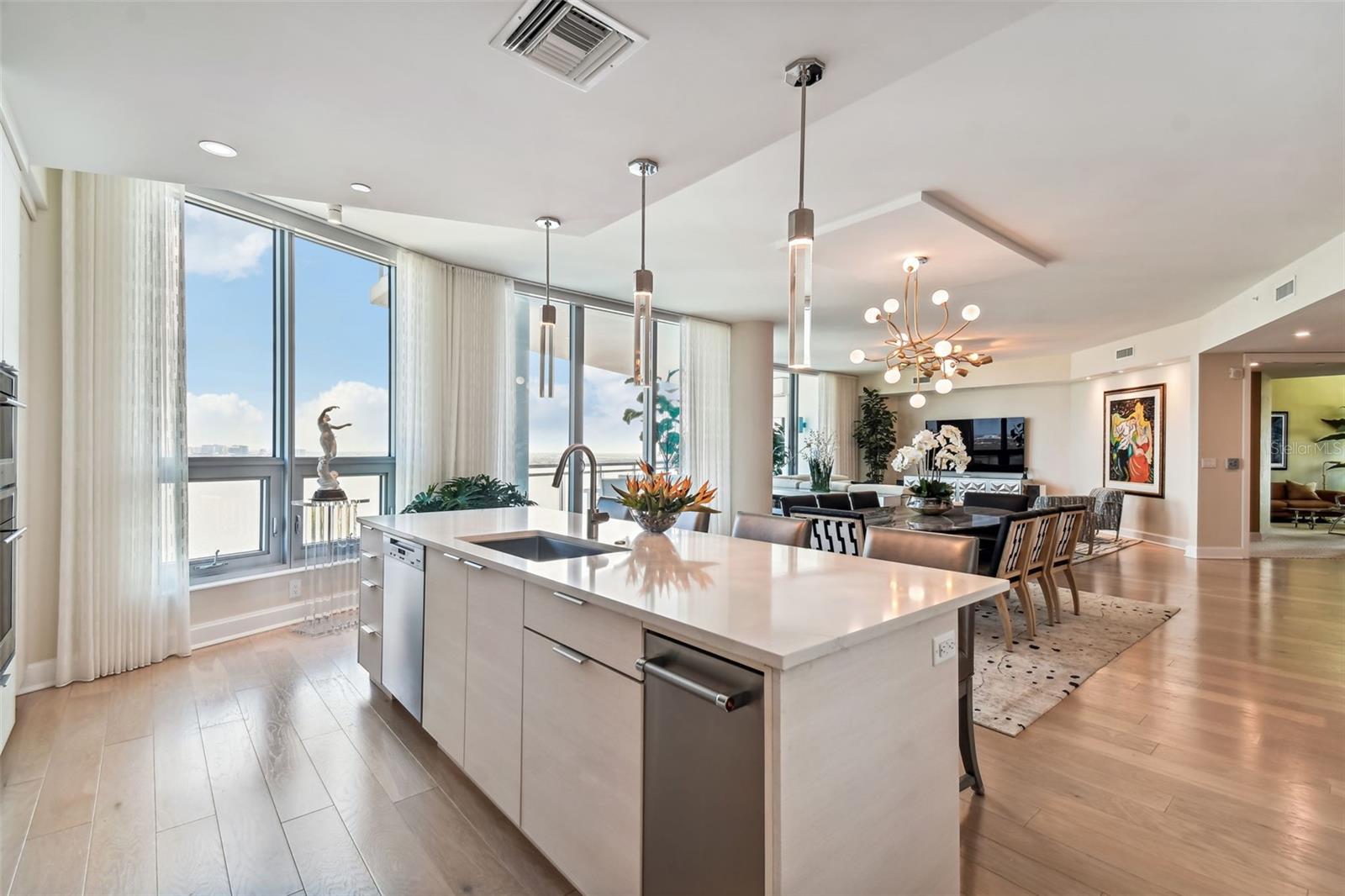 VIRAGE BAYSHORE - Residential