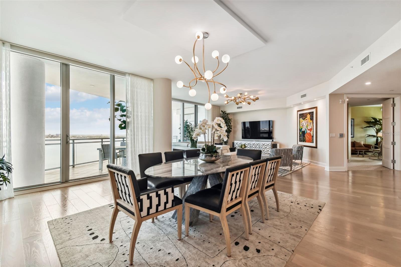 VIRAGE BAYSHORE - Residential