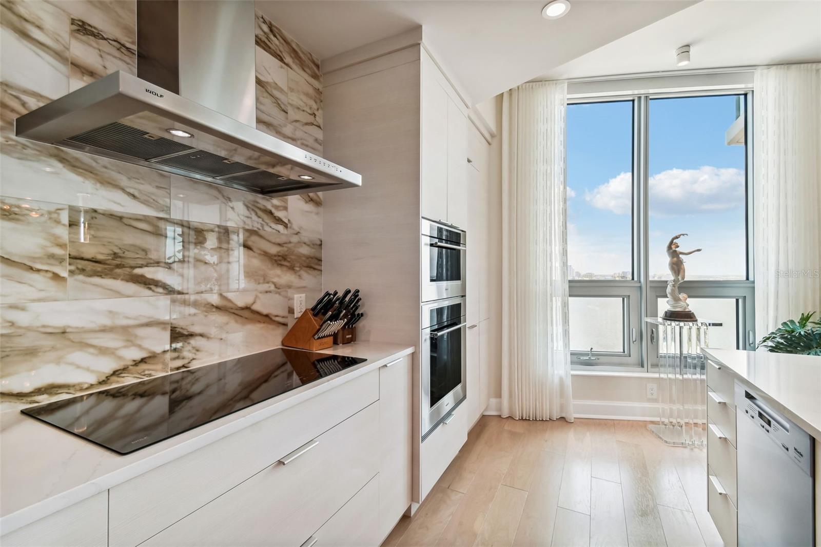 VIRAGE BAYSHORE - Residential