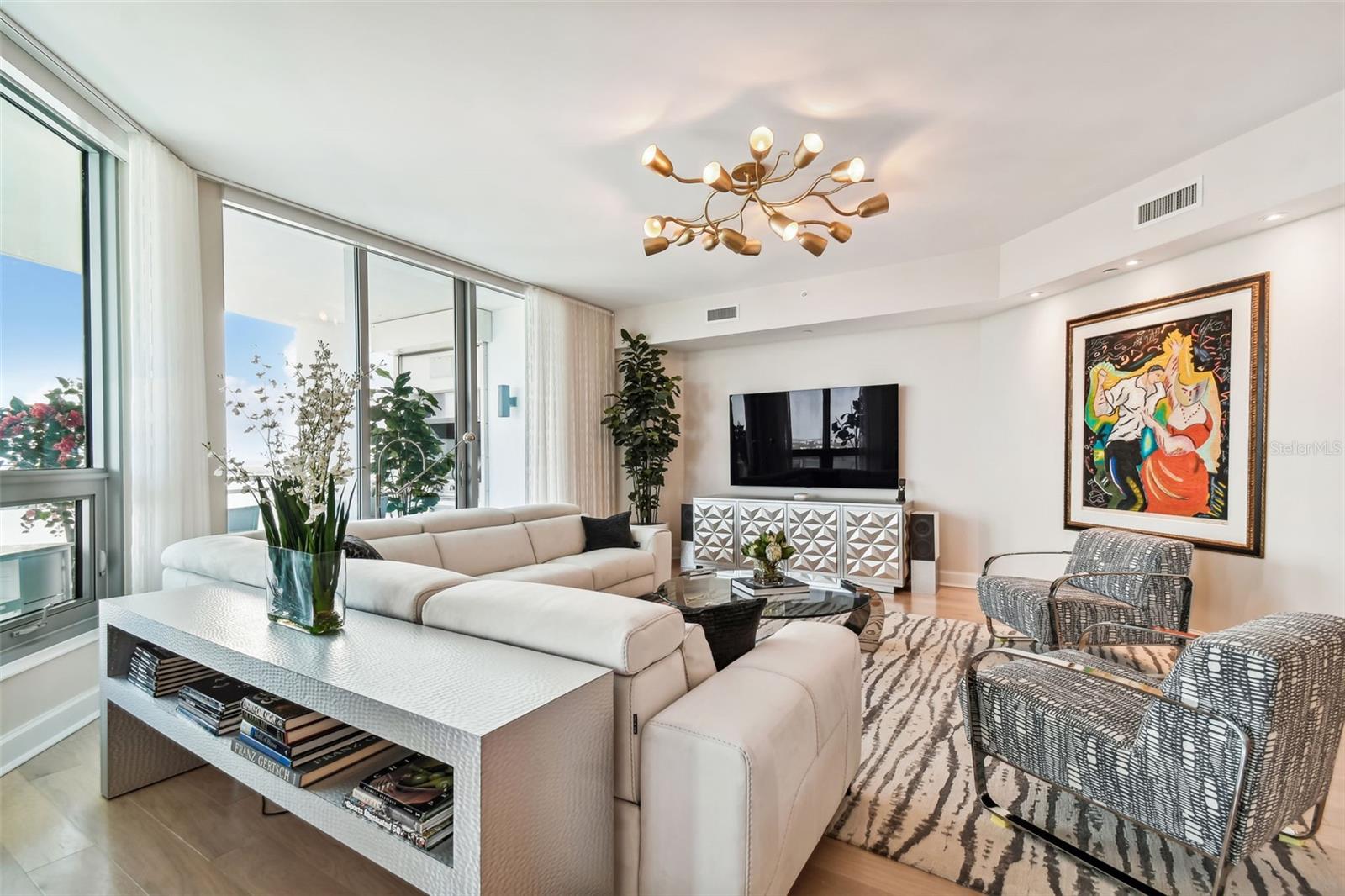 VIRAGE BAYSHORE - Residential