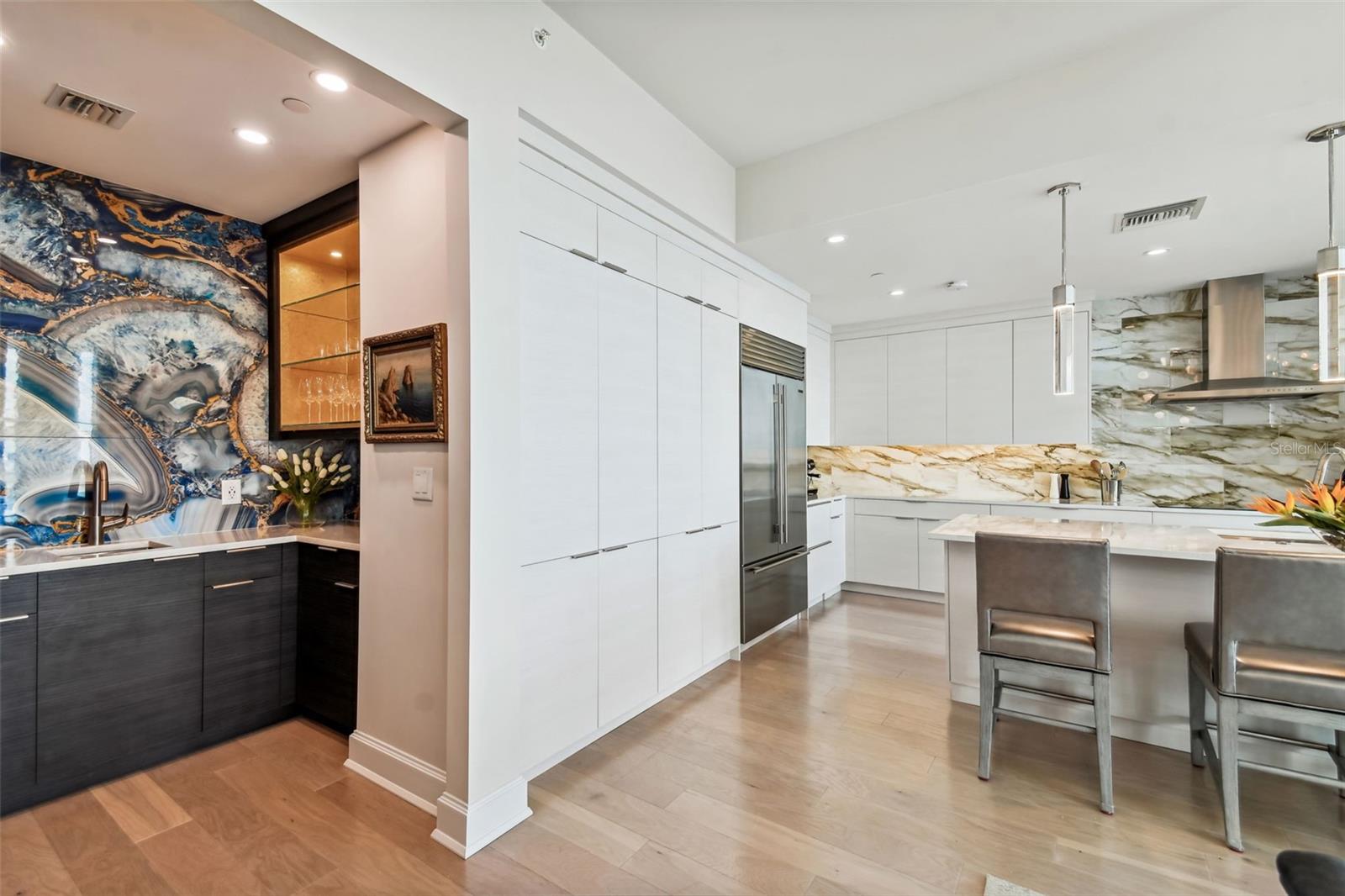 VIRAGE BAYSHORE - Residential