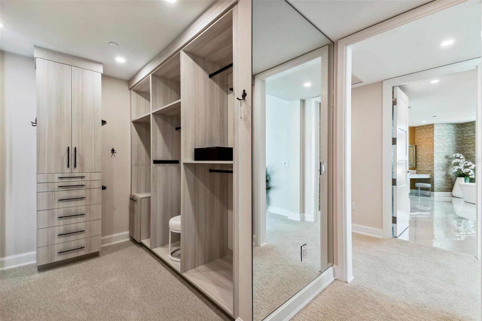 VIRAGE BAYSHORE - Residential