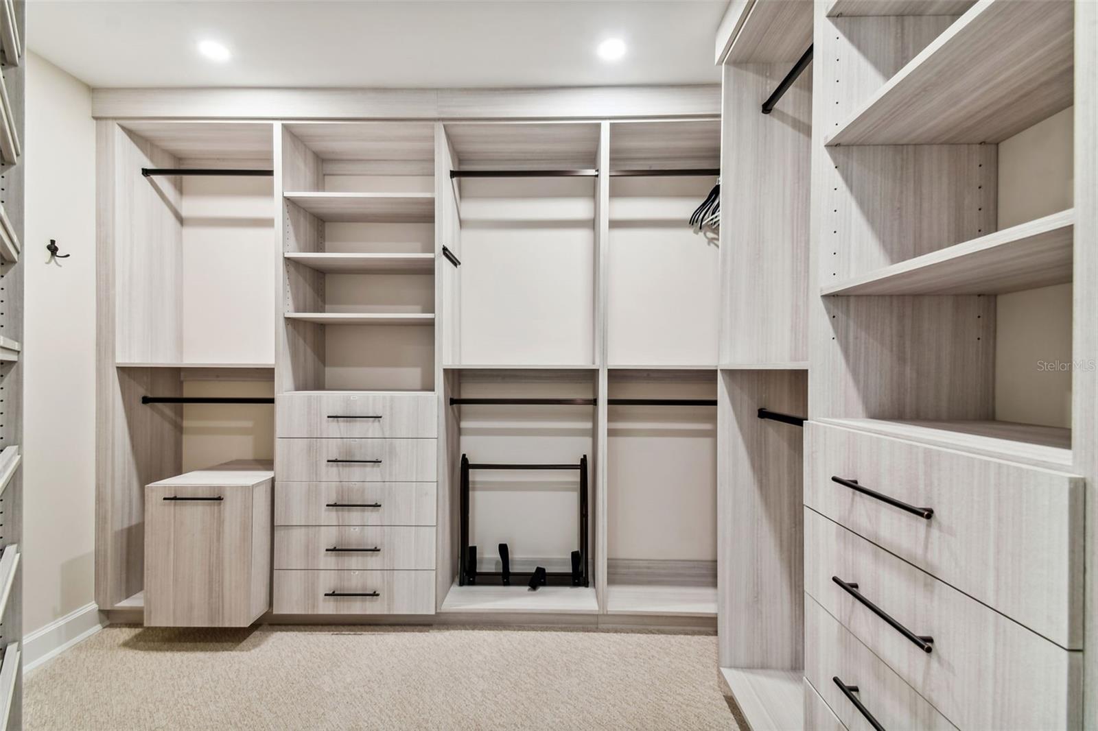 VIRAGE BAYSHORE - Residential