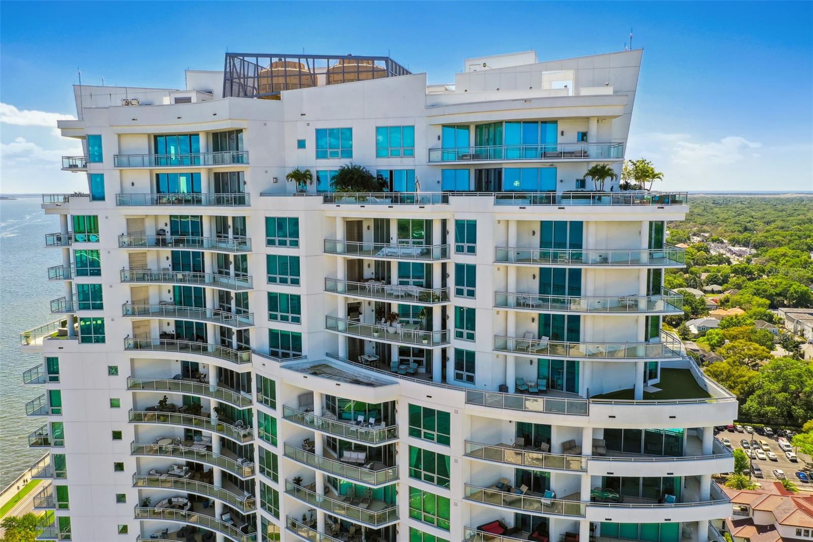 VIRAGE BAYSHORE - Residential