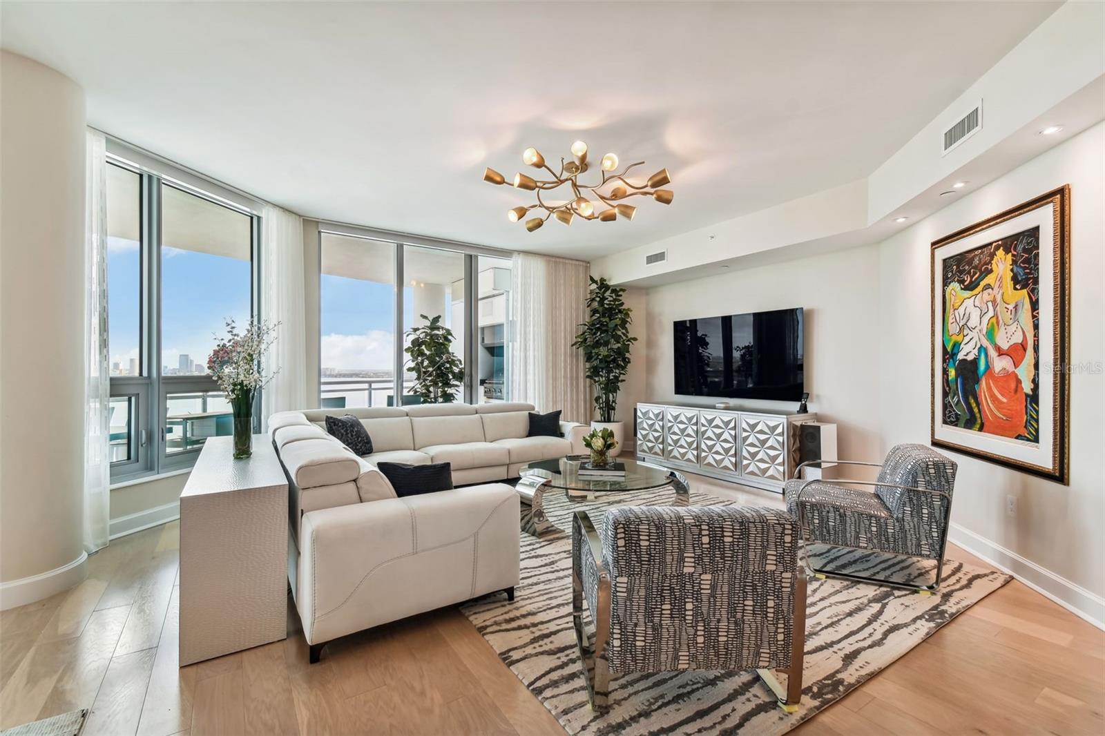 VIRAGE BAYSHORE - Residential