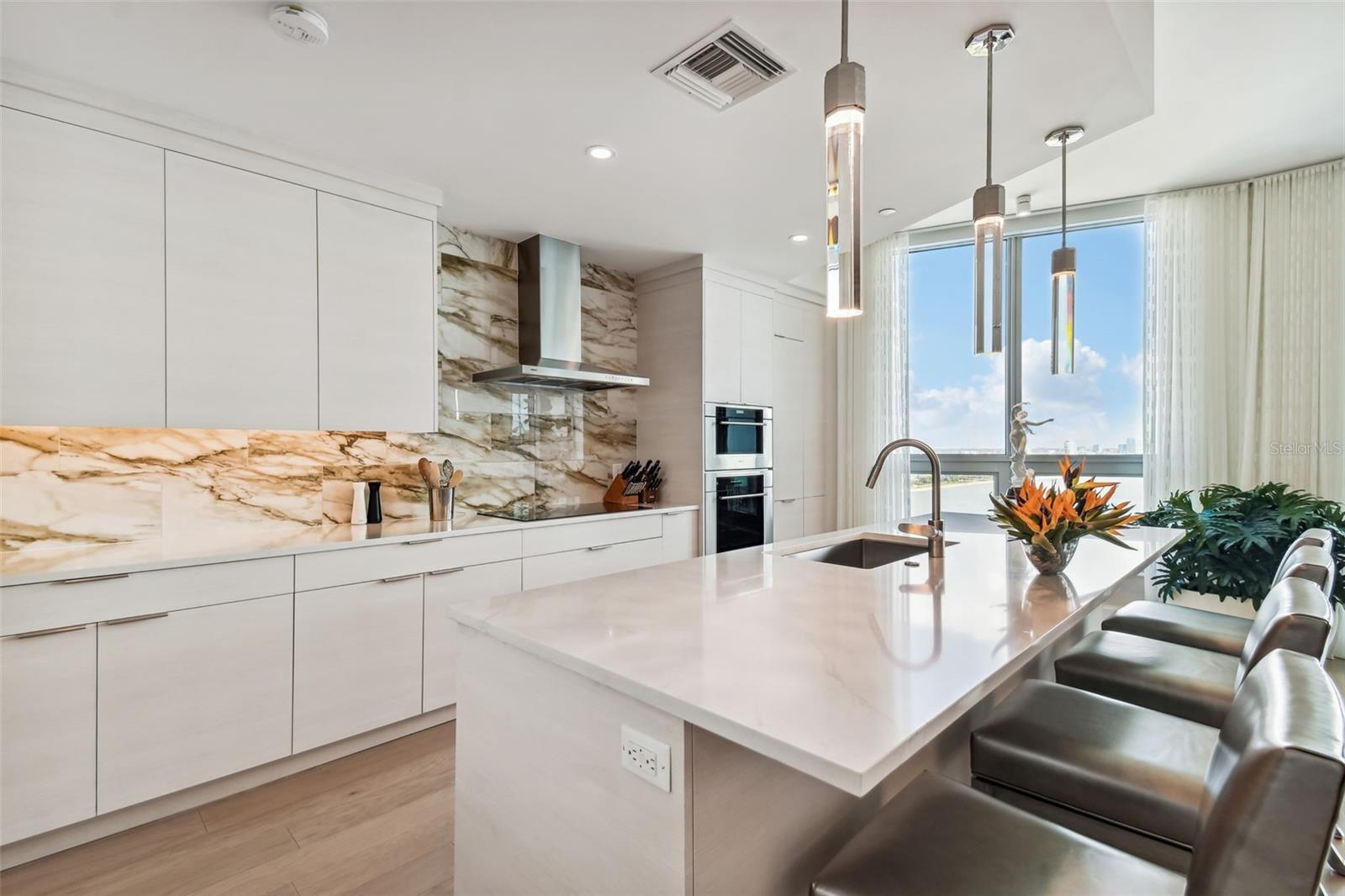 VIRAGE BAYSHORE - Residential