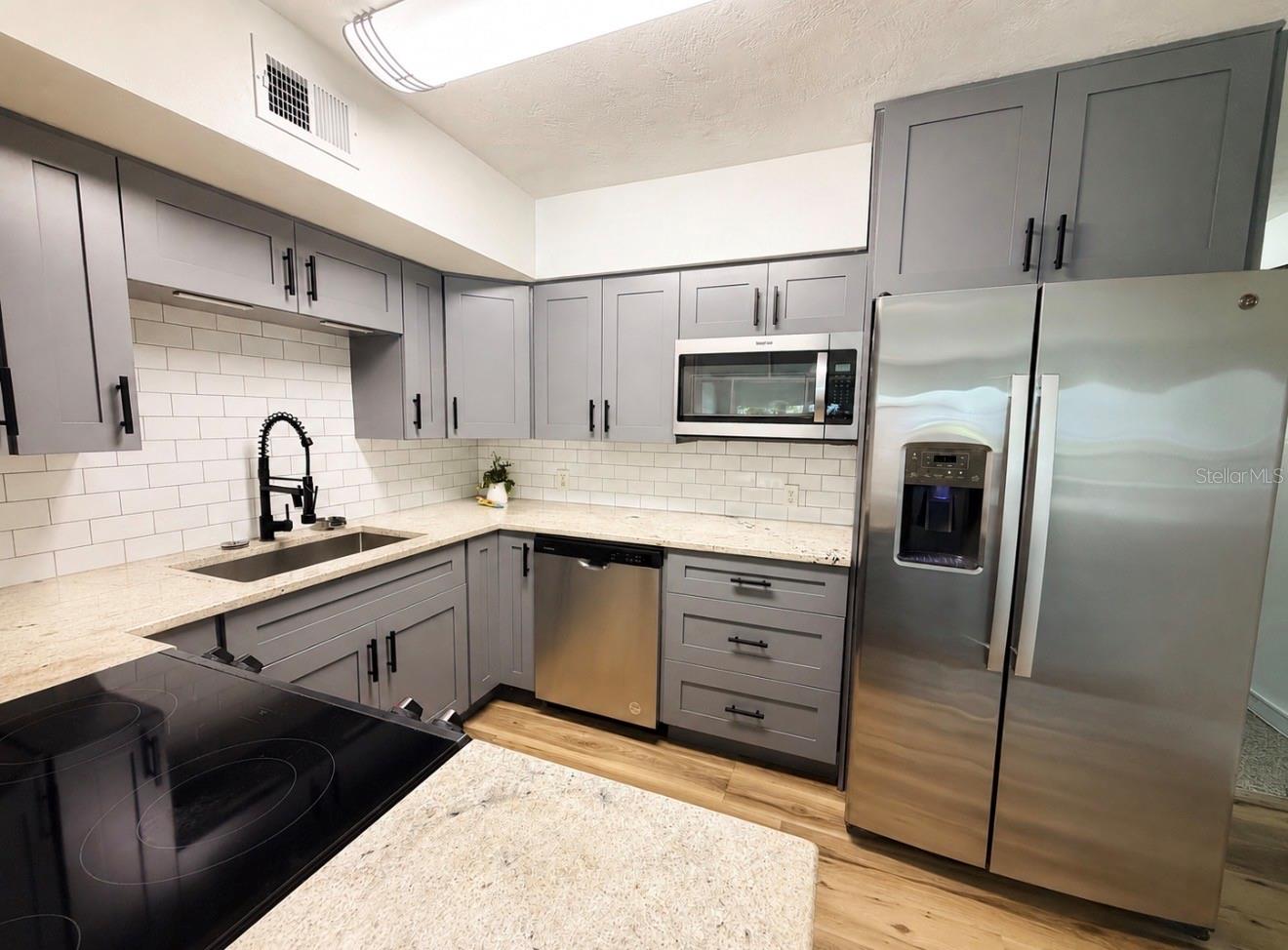 CLEARVIEW OAKS PARADISE - Residential