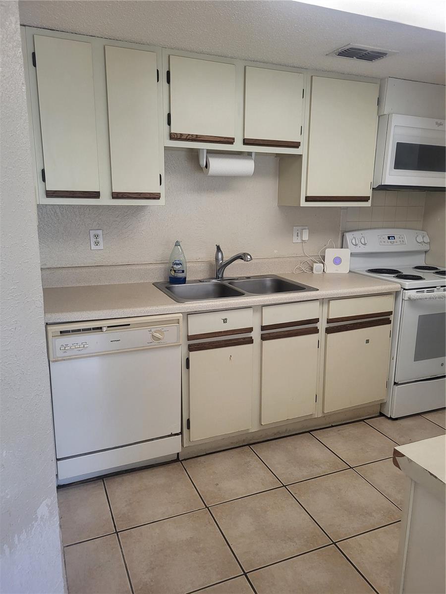 GARDENS OF FOREST LAKES CONDO THE - Residential