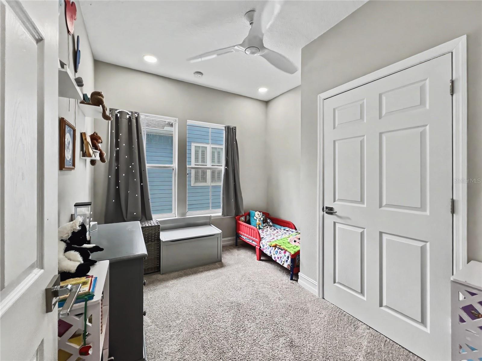 CELEBRATION LAKE EVALYN - Residential