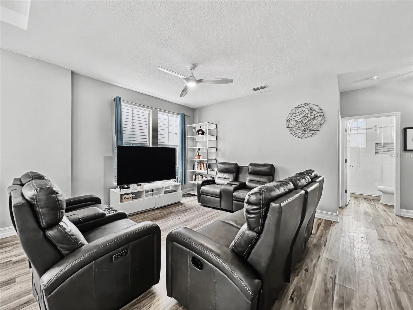 CELEBRATION LAKE EVALYN - Residential