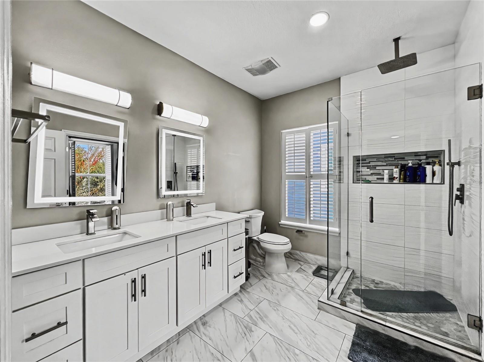 CELEBRATION LAKE EVALYN - Residential
