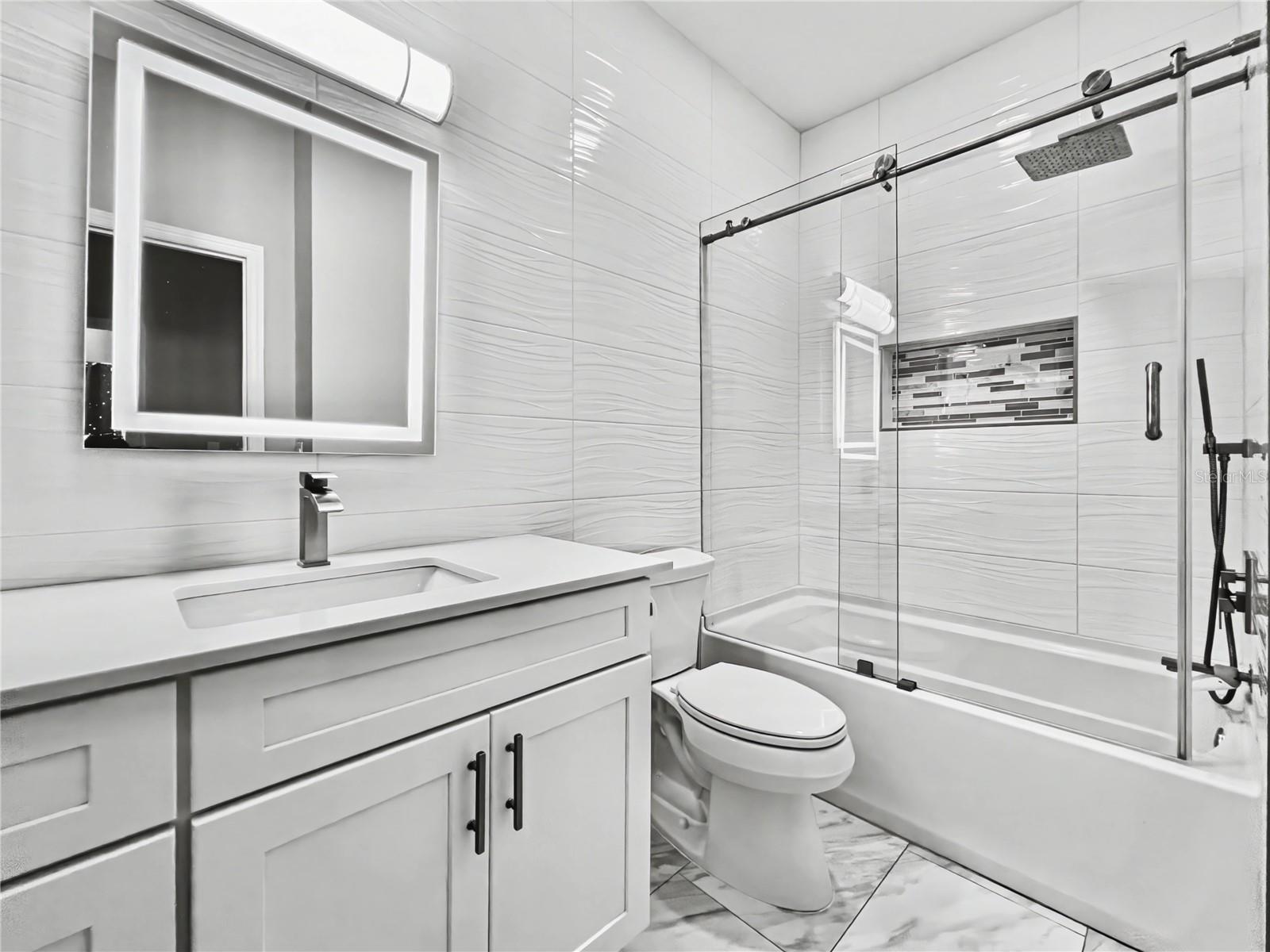 CELEBRATION LAKE EVALYN - Residential