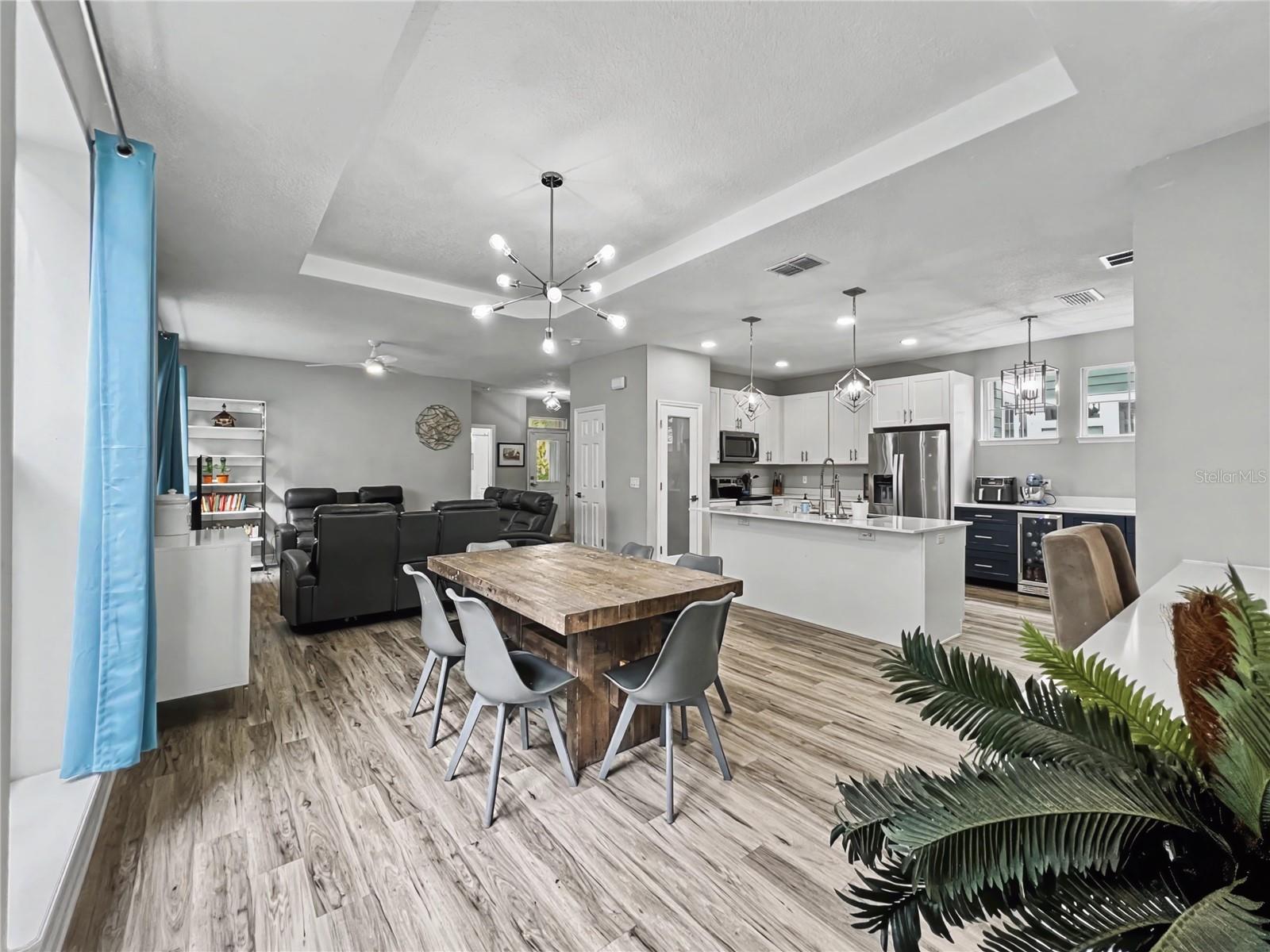 CELEBRATION LAKE EVALYN - Residential
