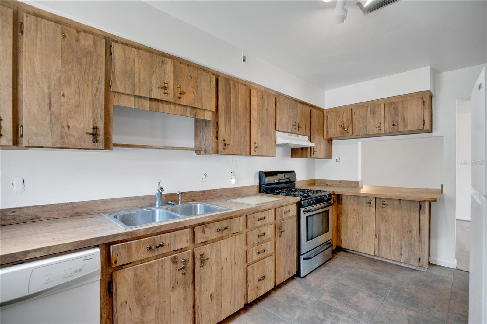 DELTONA LAKES UNIT 25 - Residential
