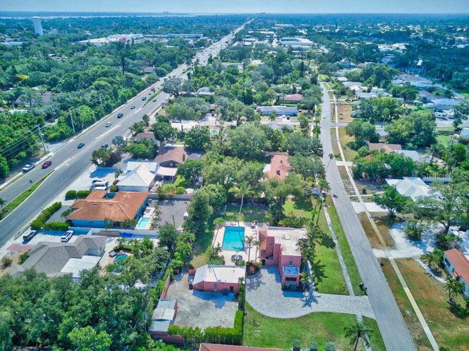PALMA SOLA PARK - Residential