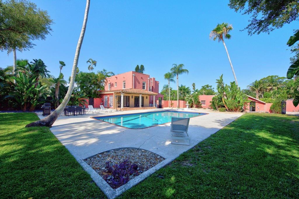 PALMA SOLA PARK - Residential