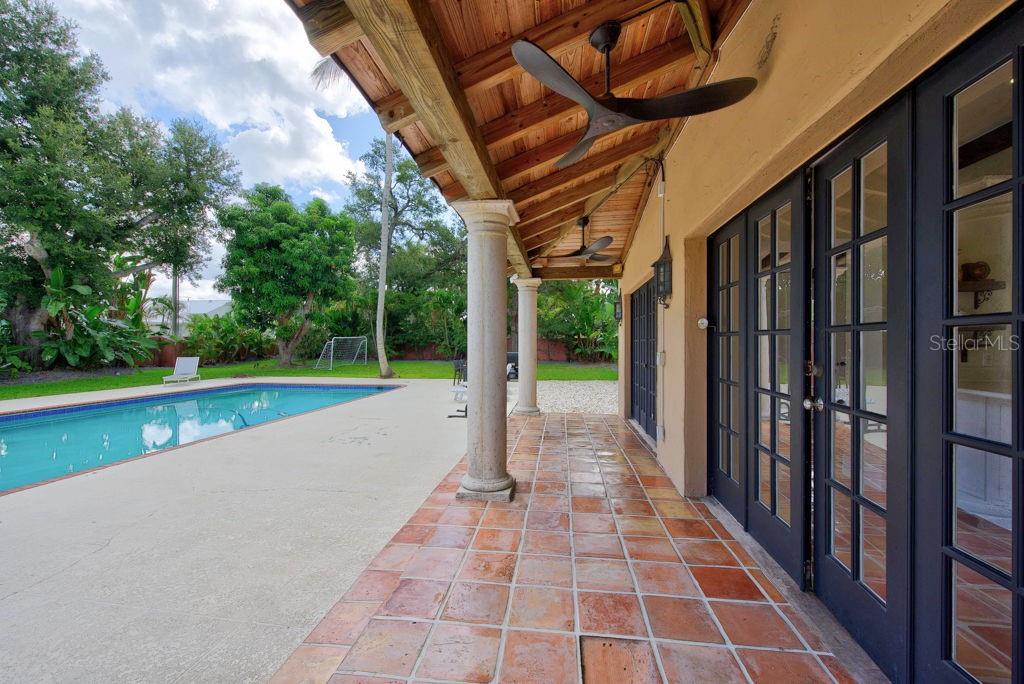 PALMA SOLA PARK - Residential