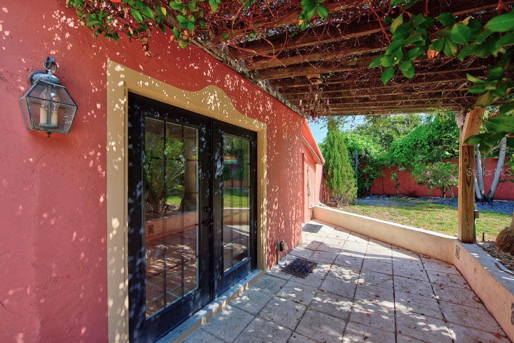 PALMA SOLA PARK - Residential